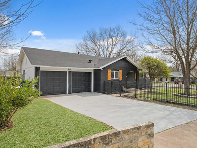 8401 Staunton Dr — photo 2