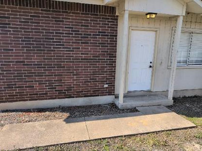 625 Luther Dr — photo 2