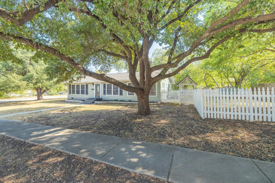 307 N Black St — photo 2