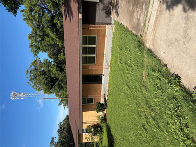 1012 N Water St — photo 2