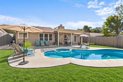 11210 Henge Dr — photo 2