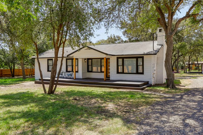 8904 Chisholm Ln — photo 2