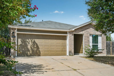 1611 Lantern Light Dr — photo 3