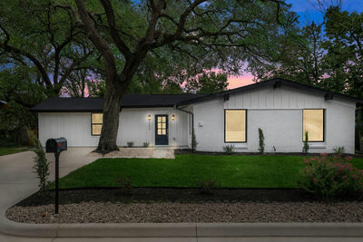 2204 Fair Oaks Dr — photo 2
