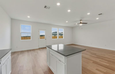 820 Cardenas St — photo 4