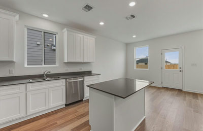 820 Cardenas St — photo 5