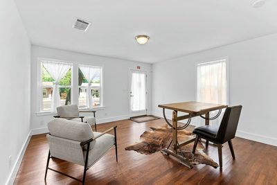 1512 W Koenig Lane Ln — photo 4