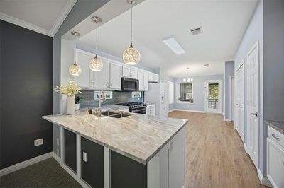 945 King Cotton Ln — photo 2