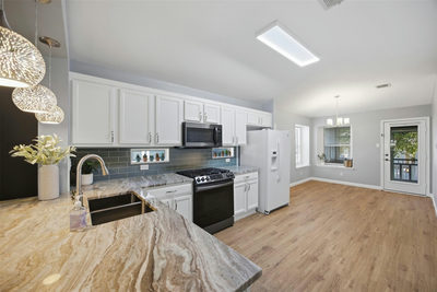 945 King Cotton Ln — photo 3