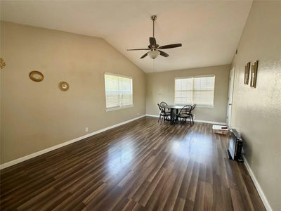 11004 Elm St — photo 3
