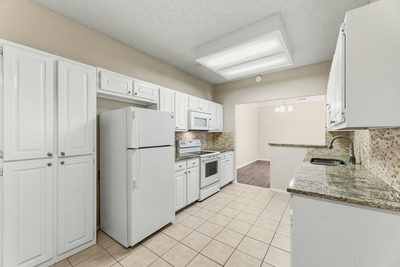 5737 N Scout Island Cir — photo 5
