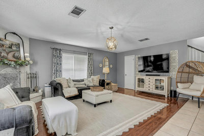 1022 Silverstone Ln — photo 3