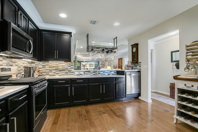 200 Comal Ln — photo 3
