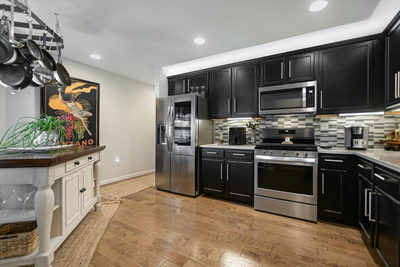200 Comal Ln — photo 2