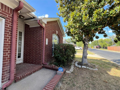 1235 Blackthorn Dr — photo 4