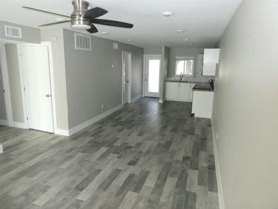 909 REINLI St #133 — photo 3