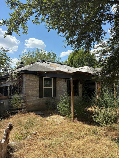 205 Barberry Dr — photo 3