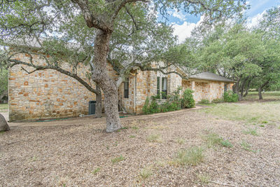 1047 Windmill Rd — photo 2