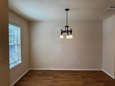 200 Meadow Park Dr — photo 2