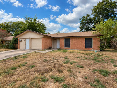 704 Drake Ln — photo 2