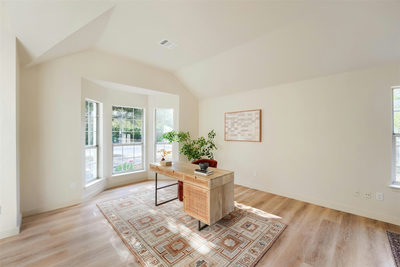 1012 N Railroad Ave — photo 4