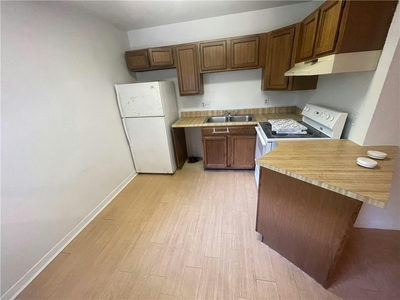 1648 Post Rd #4 — photo 3