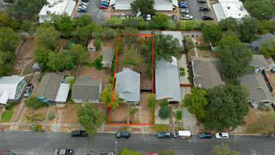 708 W 35th St — photo 2