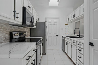 6501 Columbia Oaks Ct #10 — photo 3