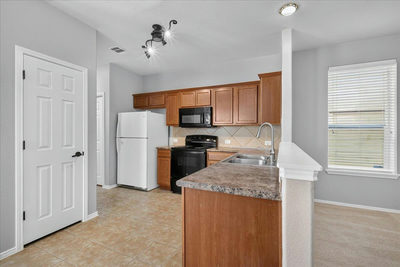 816 Craters Of The Moon Blvd — photo 5