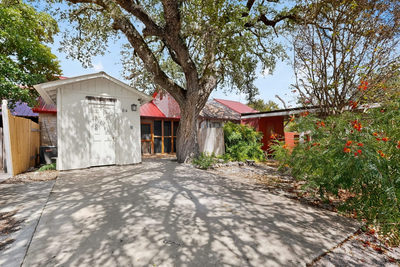 84 Shady Bluff Dr — photo 3