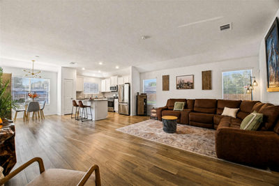 211 Mendoza — photo 3