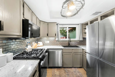 1701 Greenlawn Blvd — photo 3