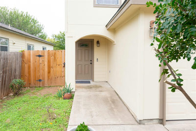 7011 Thannas Way — photo 4