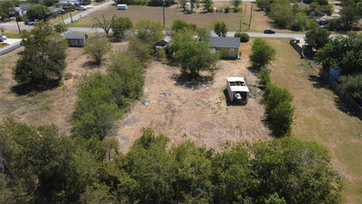 701 N Bastrop St — photo 3