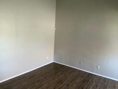 610/608 Greenlawn Blvd — photo 4