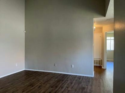 610/608 Greenlawn Blvd — photo 3