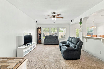 100 Quarry Ln — photo 2