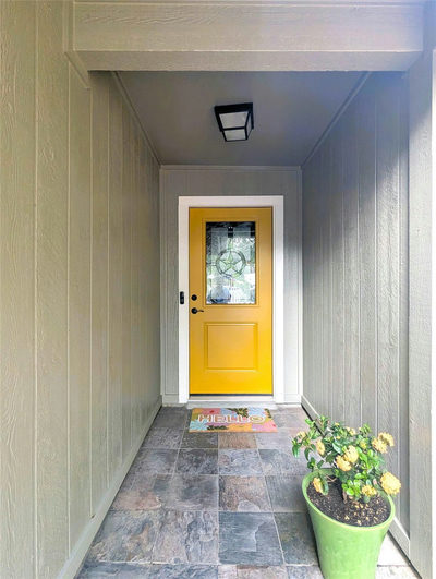 2423 Village Walk — photo 4