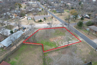 305 Lexington Rd — photo 3