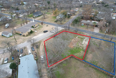 305 Lexington Rd — photo 2