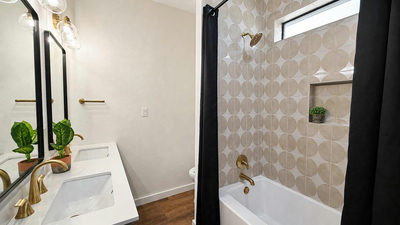 1605 Century Oaks Dr — photo 2