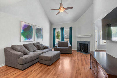 112 Dogwood Dr — photo 2