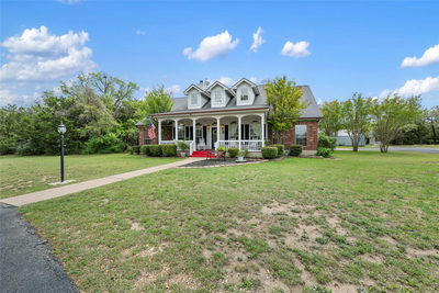 391 Liberty Dr — photo 2