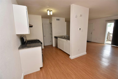 300 E Croslin St #114 — photo 2