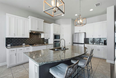 324 Stoney Point Rd — photo 3