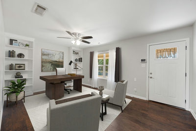 11604 N Oaks Dr — photo 2