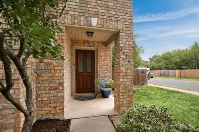 2116 Milan Dr — photo 2