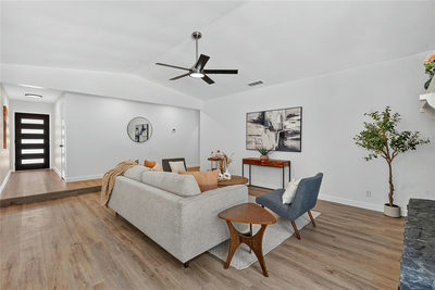 12505 Parkland Dr — photo 3