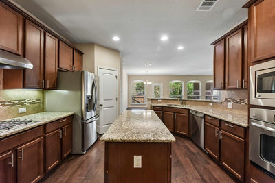104 Lake Mineral Wells Dr — photo 3