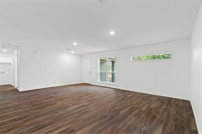 5307 Village Trl — photo 3